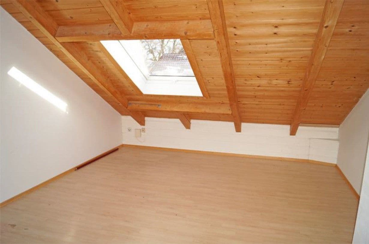 Prenájom domu 160 m², pozemok 400 m², Münchener Str.47, Sauerlach, Bavorsko Prenájom domu 160 m², pozemok 400 m², Münchener Str.47, Sauerlach, Bavorsko