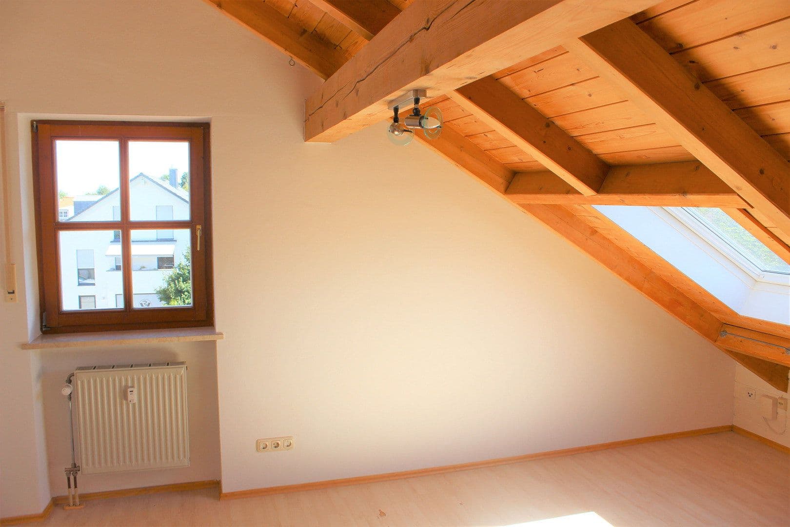 Prenájom domu 160 m², pozemok 400 m², Münchener Str.47, Sauerlach, Bavorsko Prenájom domu 160 m², pozemok 400 m², Münchener Str.47, Sauerlach, Bavorsko