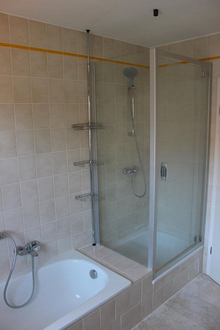 Prenájom domu 160 m², pozemok 400 m², Münchener Str.47, Sauerlach, Bavorsko Prenájom domu 160 m², pozemok 400 m², Münchener Str.47, Sauerlach, Bavorsko