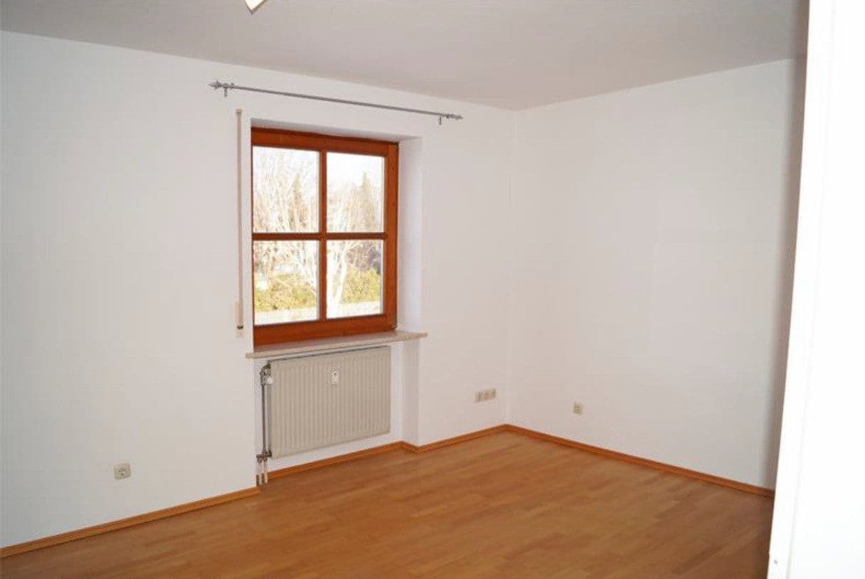 Prenájom domu 160 m², pozemok 400 m², Münchener Str.47, Sauerlach, Bavorsko Prenájom domu 160 m², pozemok 400 m², Münchener Str.47, Sauerlach, Bavorsko