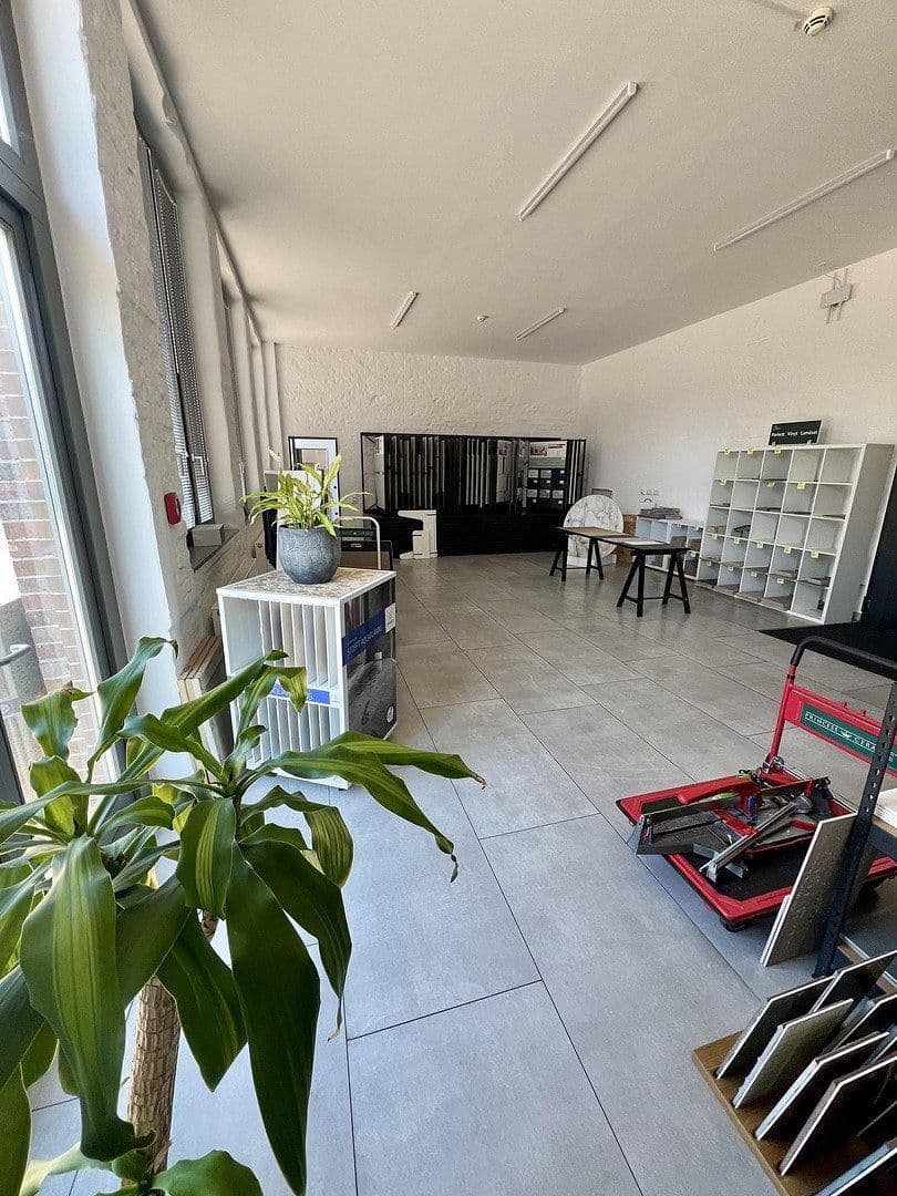 Prenájom nebytového priestoru 1.848 m², Dresden, Sasko Prenájom nebytového priestoru 1.848 m², Dresden, Sasko
