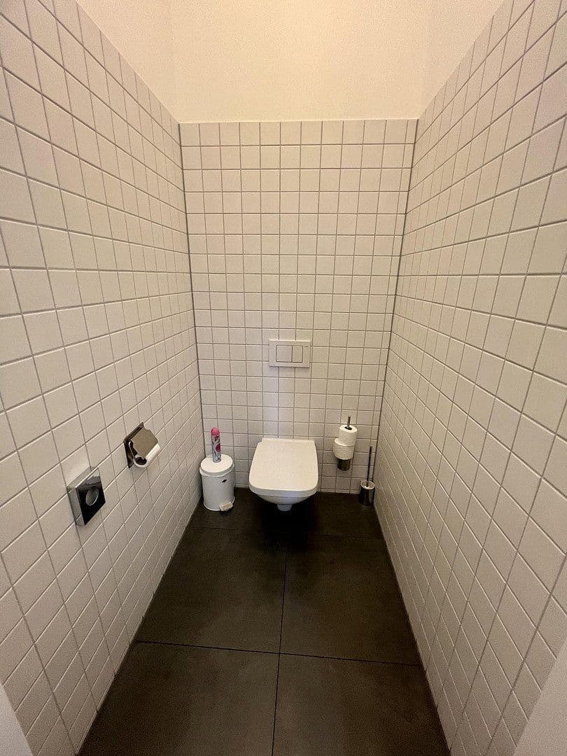 Prenájom nebytového priestoru 1.848 m², Dresden, Sasko Prenájom nebytového priestoru 1.848 m², Dresden, Sasko