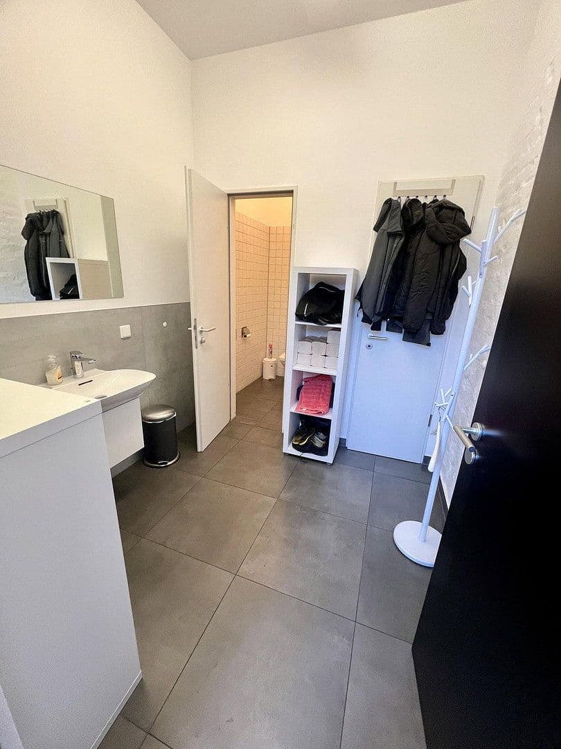 Prenájom nebytového priestoru 1.848 m², Dresden, Sasko Prenájom nebytového priestoru 1.848 m², Dresden, Sasko