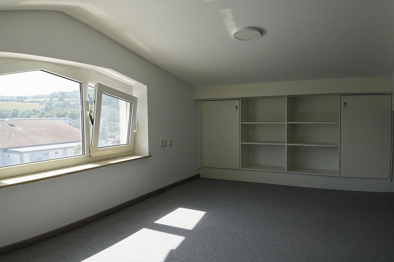 Predaj domu 101 m², pozemok 1.321 m², An der Flachsröße 1, Mühltal, Hesensko Predaj domu 101 m², pozemok 1.321 m², An der Flachsröße 1, Mühltal, Hesensko