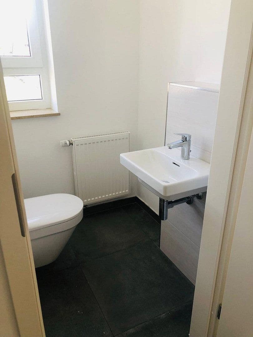 Predaj domu 101 m², pozemok 1.321 m², An der Flachsröße 1, Mühltal, Hesensko Predaj domu 101 m², pozemok 1.321 m², An der Flachsröße 1, Mühltal, Hesensko