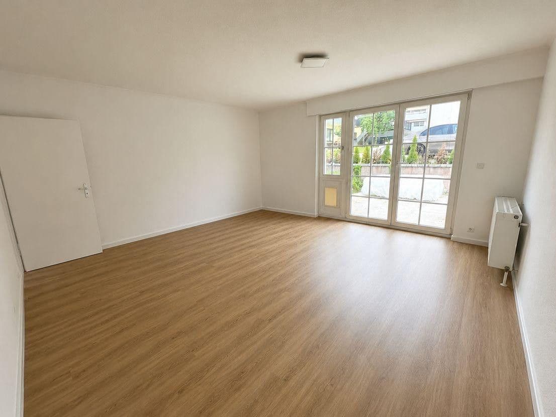 Prenájom bytu 4-izbový 130 m², Filderstadt, Bádensko-Wurttembersko Prenájom bytu 4-izbový 130 m², Filderstadt, Bádensko-Wurttembersko
