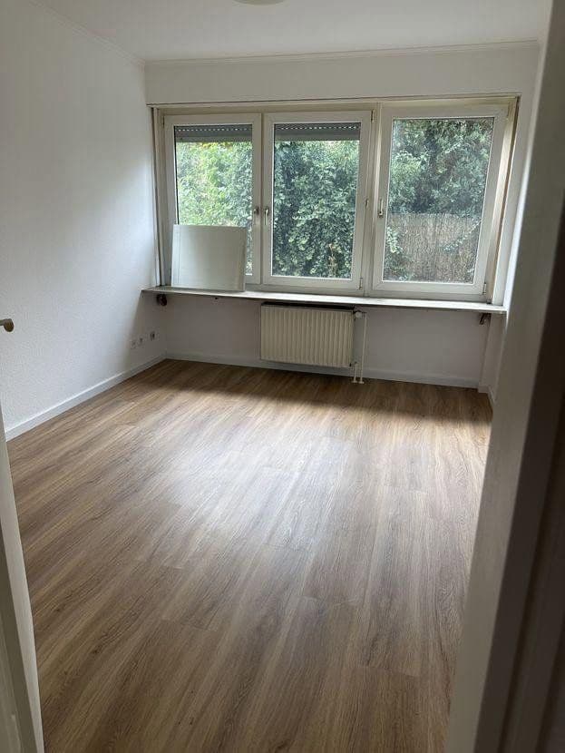 Prenájom bytu 4-izbový 130 m², Filderstadt, Bádensko-Wurttembersko Prenájom bytu 4-izbový 130 m², Filderstadt, Bádensko-Wurttembersko