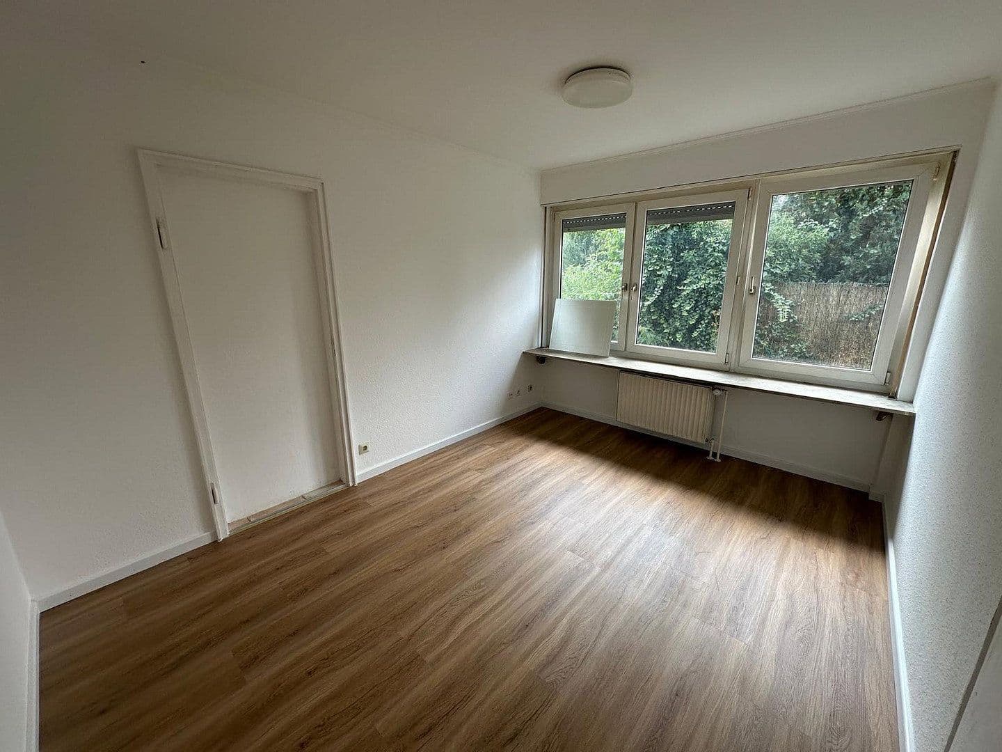 Prenájom bytu 4-izbový 130 m², Filderstadt, Bádensko-Wurttembersko Prenájom bytu 4-izbový 130 m², Filderstadt, Bádensko-Wurttembersko