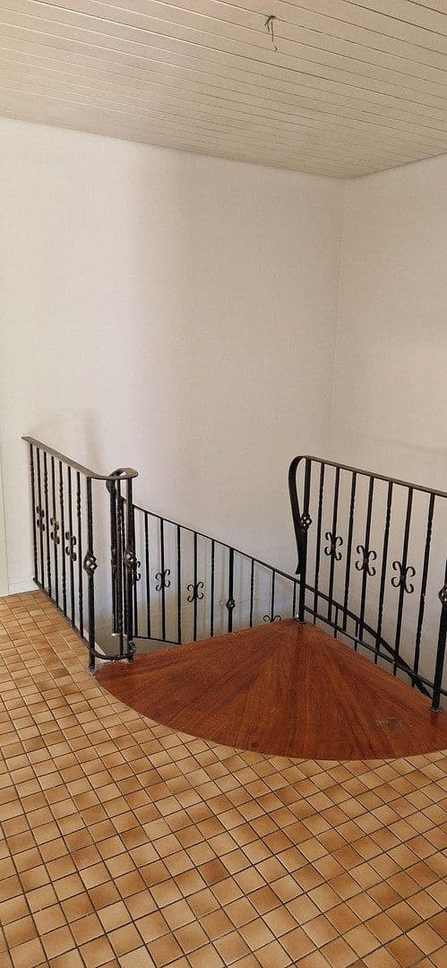 Prenájom bytu 5-izbový 160 m², Kastellaun, Porýnie-Falcko Prenájom bytu 5-izbový 160 m², Kastellaun, Porýnie-Falcko
