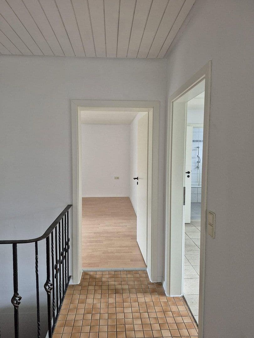 Prenájom bytu 5-izbový 160 m², Kastellaun, Porýnie-Falcko Prenájom bytu 5-izbový 160 m², Kastellaun, Porýnie-Falcko