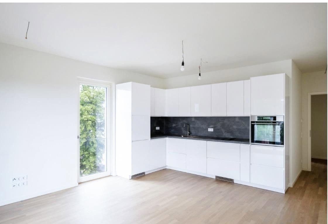Predaj bytu 4-izbový 89 m², Berlin-Spandau, Berlín Predaj bytu 4-izbový 89 m², Berlin-Spandau, Berlín