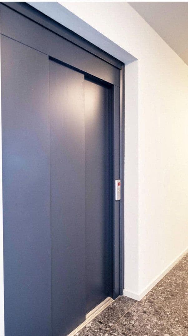Predaj bytu 4-izbový 89 m², Berlin-Spandau, Berlín Predaj bytu 4-izbový 89 m², Berlin-Spandau, Berlín