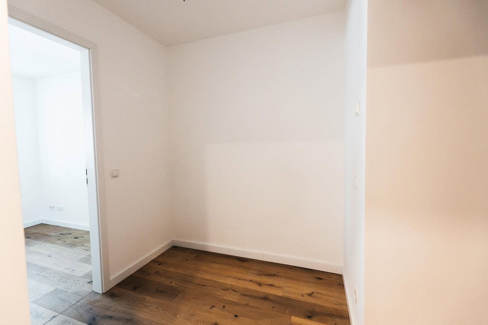 Prenájom bytu 4-izbový 94 m², Budenbergstraße 9, Magdeburg, Sasko-Anhaltsko Prenájom bytu 4-izbový 94 m², Budenbergstraße 9, Magdeburg, Sasko-Anhaltsko