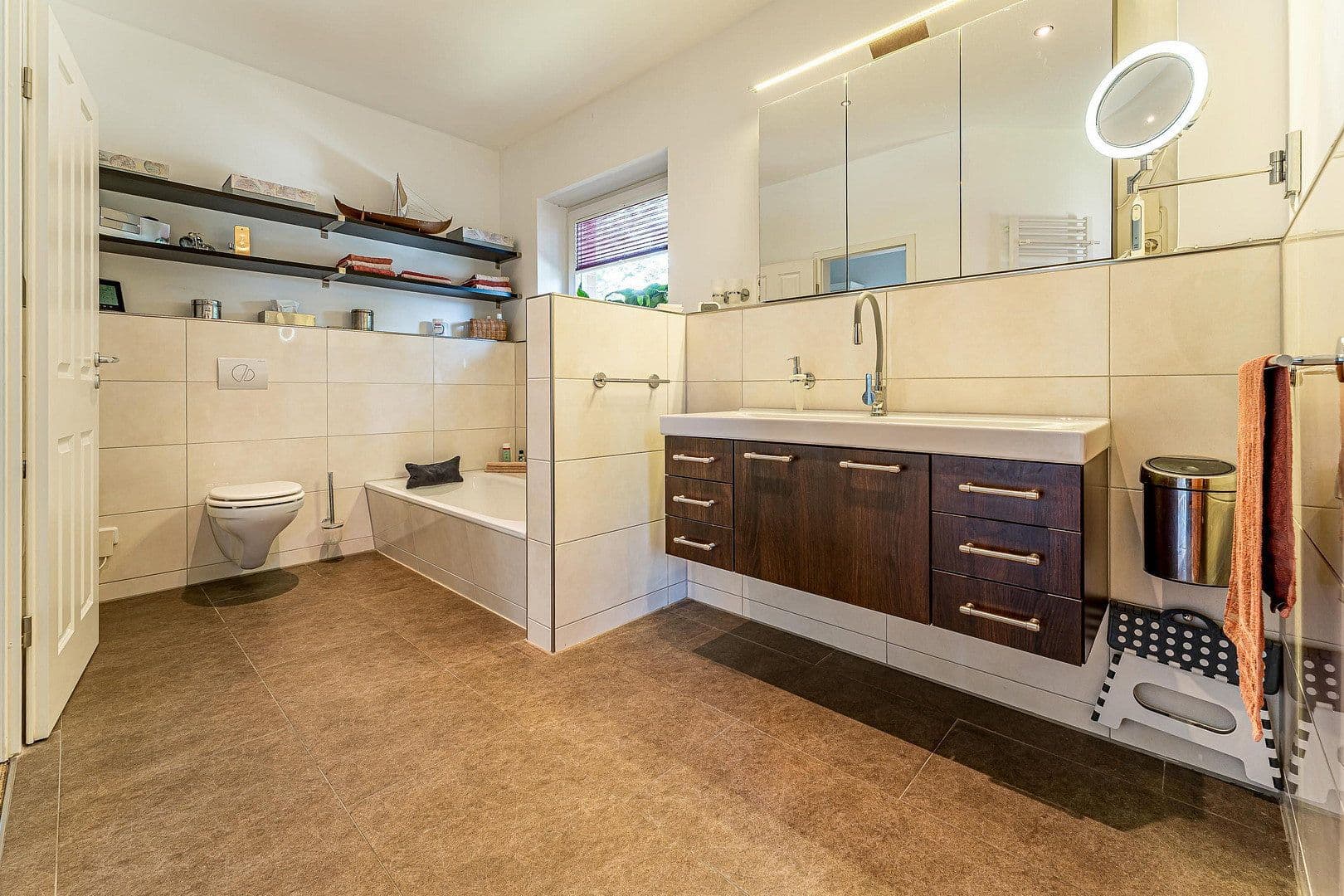 Predaj domu 150 m², pozemok 598 m², Schenefeld, Šlezvicko-Holštajnsko Predaj domu 150 m², pozemok 598 m², Schenefeld, Šlezvicko-Holštajnsko