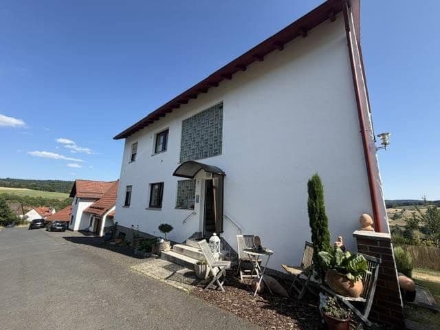 Prenájom bytu 4-izbový 95 m², Jahnstrasse 7, Sinntal, Hesensko Prenájom bytu 4-izbový 95 m², Jahnstrasse 7, Sinntal, Hesensko