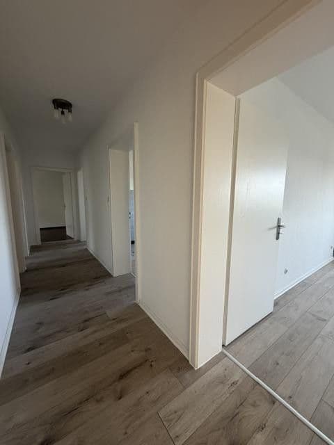 Prenájom bytu 4-izbový 95 m², Jahnstrasse 7, Sinntal, Hesensko Prenájom bytu 4-izbový 95 m², Jahnstrasse 7, Sinntal, Hesensko
