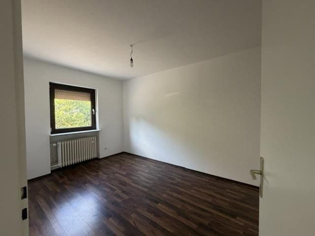 Prenájom bytu 4-izbový 95 m², Jahnstrasse 7, Sinntal, Hesensko Prenájom bytu 4-izbový 95 m², Jahnstrasse 7, Sinntal, Hesensko