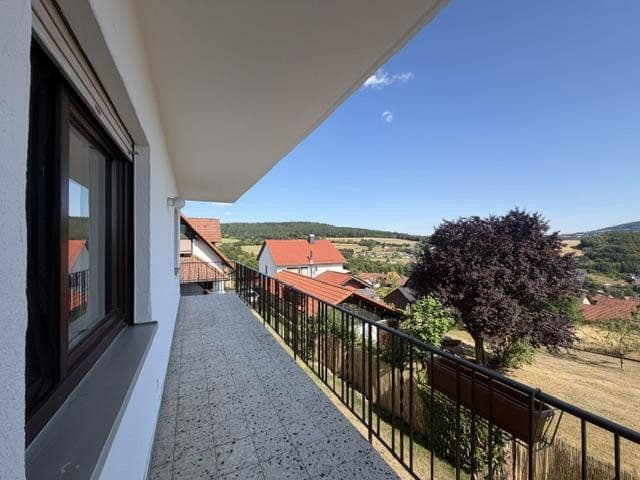 Prenájom bytu 4-izbový 95 m², Jahnstrasse 7, Sinntal, Hesensko Prenájom bytu 4-izbový 95 m², Jahnstrasse 7, Sinntal, Hesensko