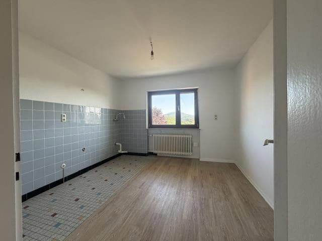 Prenájom bytu 4-izbový 95 m², Jahnstrasse 7, Sinntal, Hesensko Prenájom bytu 4-izbový 95 m², Jahnstrasse 7, Sinntal, Hesensko