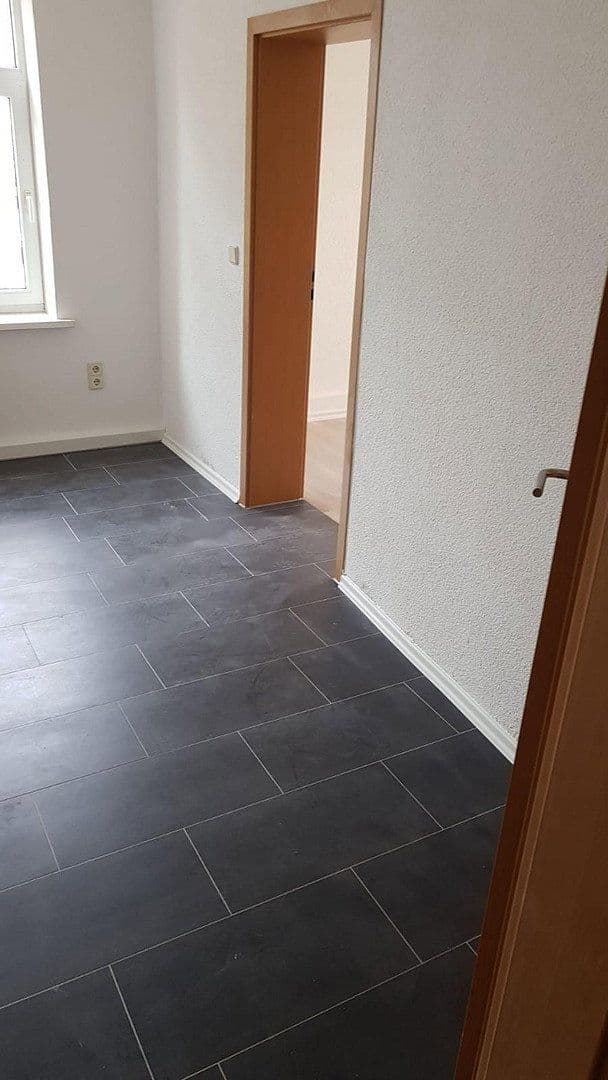 Prenájom bytu 5-izbový 115 m², Lichtentanner Str 14, Zwickau, Sasko Prenájom bytu 5-izbový 115 m², Lichtentanner Str 14, Zwickau, Sasko