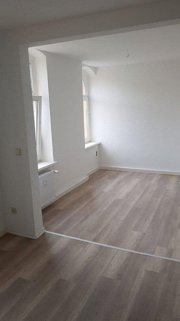 Prenájom bytu 5-izbový 115 m², Lichtentanner Str 14, Zwickau, Sasko Prenájom bytu 5-izbový 115 m², Lichtentanner Str 14, Zwickau, Sasko