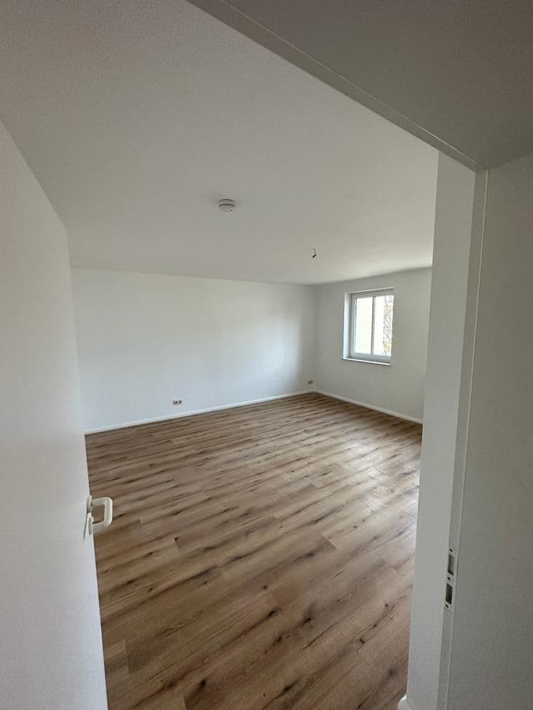 Prenájom bytu 3-izbový 75 m², Poststraße 6, Berga-Wünschendorf, Durínsko Prenájom bytu 3-izbový 75 m², Poststraße 6, Berga-Wünschendorf, Durínsko