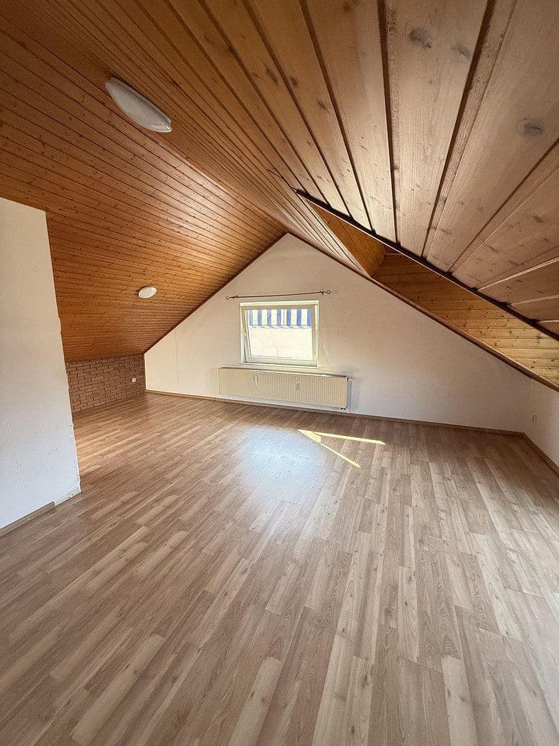 Prenájom bytu 3-izbový 80 m², Sudetenstr 8, Mutterstadt, Porýnie-Falcko Prenájom bytu 3-izbový 80 m², Sudetenstr 8, Mutterstadt, Porýnie-Falcko