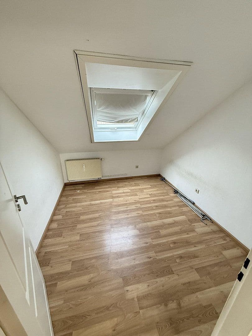 Prenájom bytu 3-izbový 80 m², Sudetenstr 8, Mutterstadt, Porýnie-Falcko Prenájom bytu 3-izbový 80 m², Sudetenstr 8, Mutterstadt, Porýnie-Falcko
