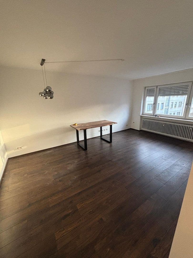 Prenájom bytu 3-izbový 79 m², Kreutzerstraße 41, Nürnberg, Bavorsko Prenájom bytu 3-izbový 79 m², Kreutzerstraße 41, Nürnberg, Bavorsko