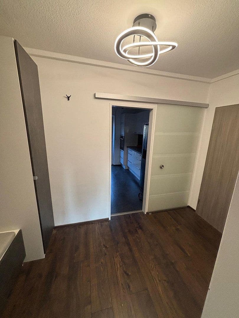 Prenájom bytu 3-izbový 79 m², Kreutzerstraße 41, Nürnberg, Bavorsko Prenájom bytu 3-izbový 79 m², Kreutzerstraße 41, Nürnberg, Bavorsko