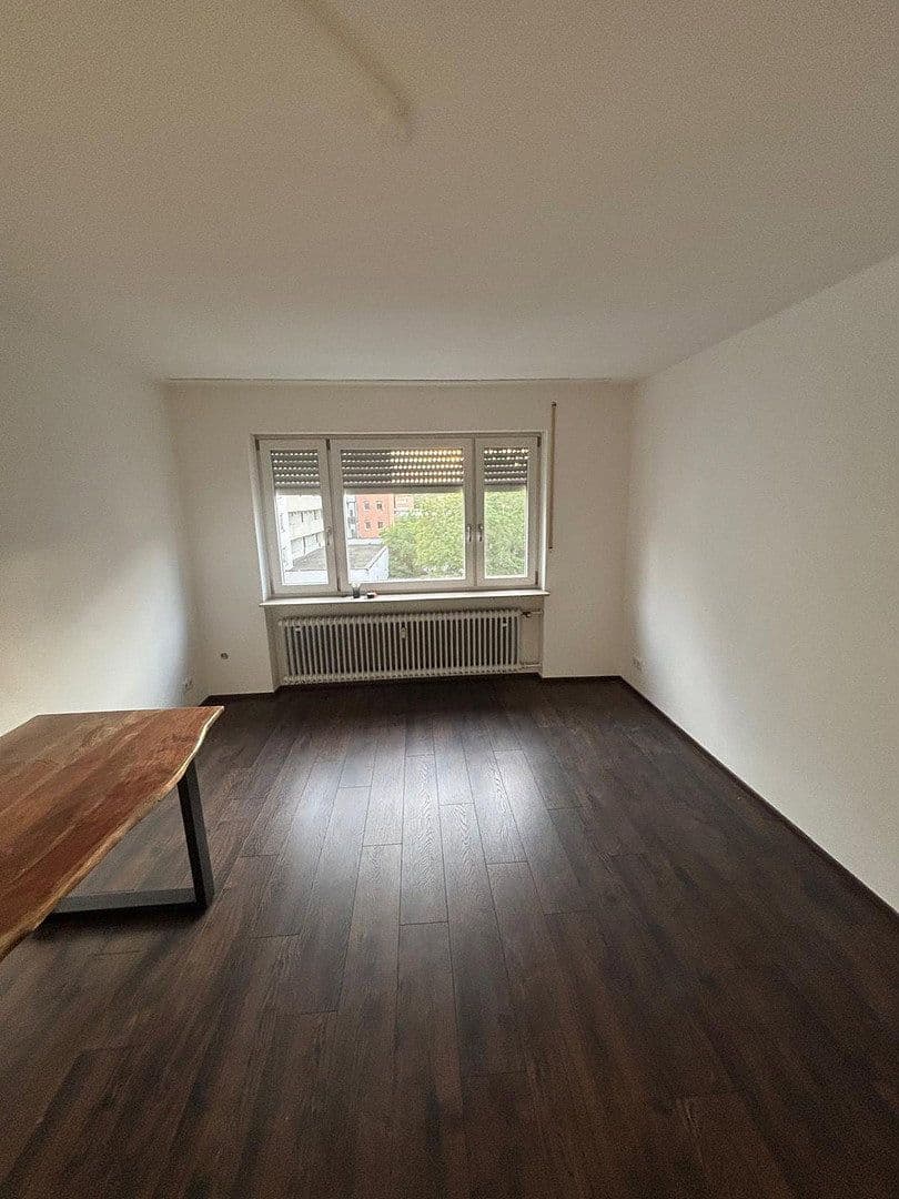 Prenájom bytu 3-izbový 79 m², Kreutzerstraße 41, Nürnberg, Bavorsko Prenájom bytu 3-izbový 79 m², Kreutzerstraße 41, Nürnberg, Bavorsko