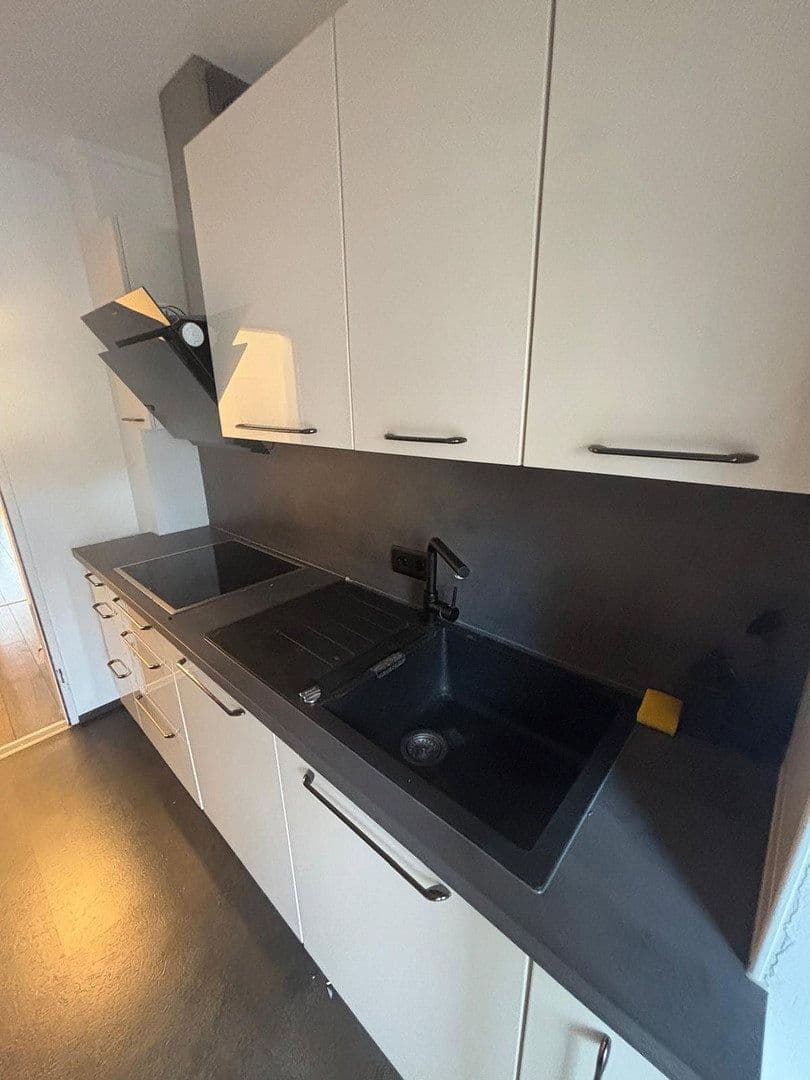 Prenájom bytu 3-izbový 79 m², Kreutzerstraße 41, Nürnberg, Bavorsko Prenájom bytu 3-izbový 79 m², Kreutzerstraße 41, Nürnberg, Bavorsko