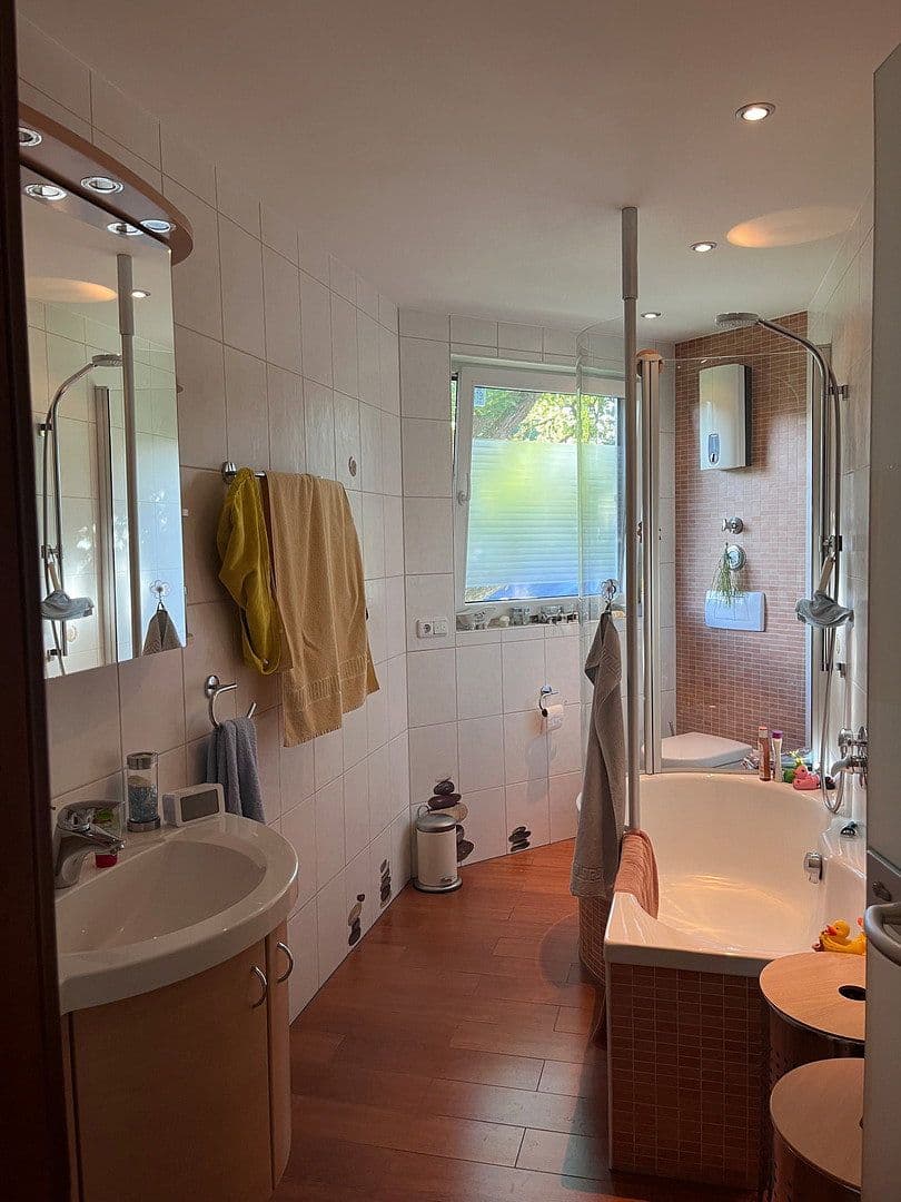 Predaj bytu 6-izbový 155 m², Niedernhausen, Hesensko Predaj bytu 6-izbový 155 m², Niedernhausen, Hesensko