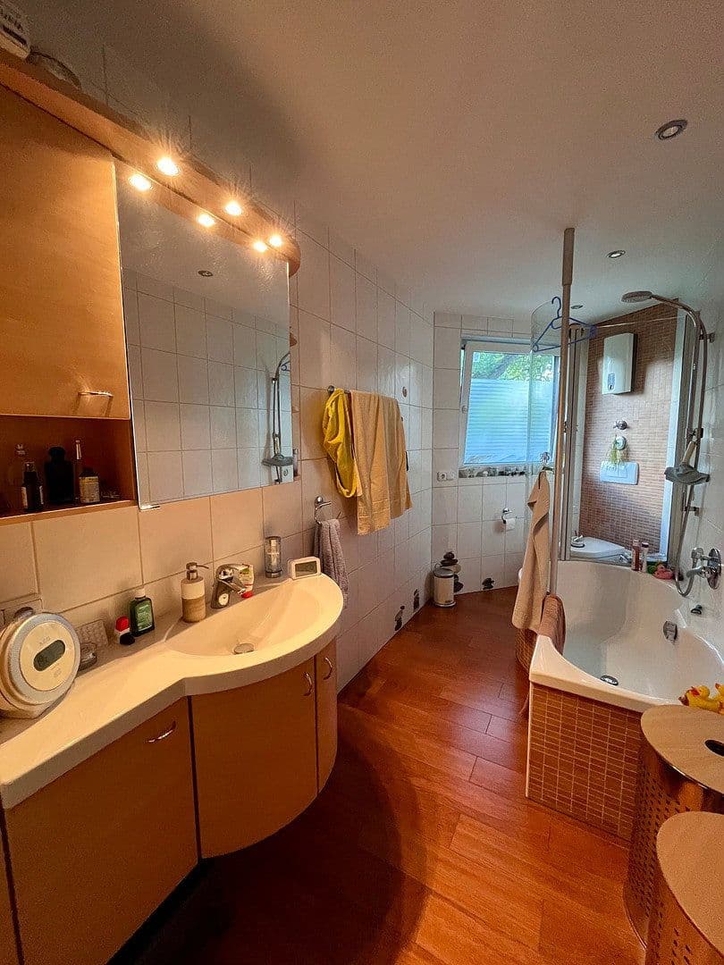 Predaj bytu 6-izbový 155 m², Niedernhausen, Hesensko Predaj bytu 6-izbový 155 m², Niedernhausen, Hesensko