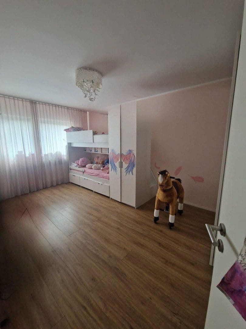Prenájom bytu 3-izbový 77 m², Tulpenhofstraße, 19, Offenbach, Hesensko Prenájom bytu 3-izbový 77 m², Tulpenhofstraße, 19, Offenbach, Hesensko