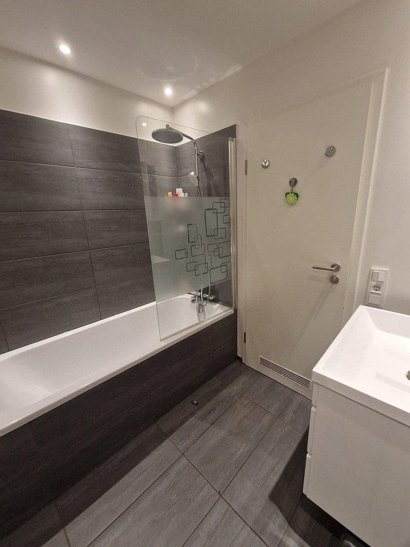 Prenájom bytu 3-izbový 77 m², Tulpenhofstraße, 19, Offenbach, Hesensko Prenájom bytu 3-izbový 77 m², Tulpenhofstraße, 19, Offenbach, Hesensko