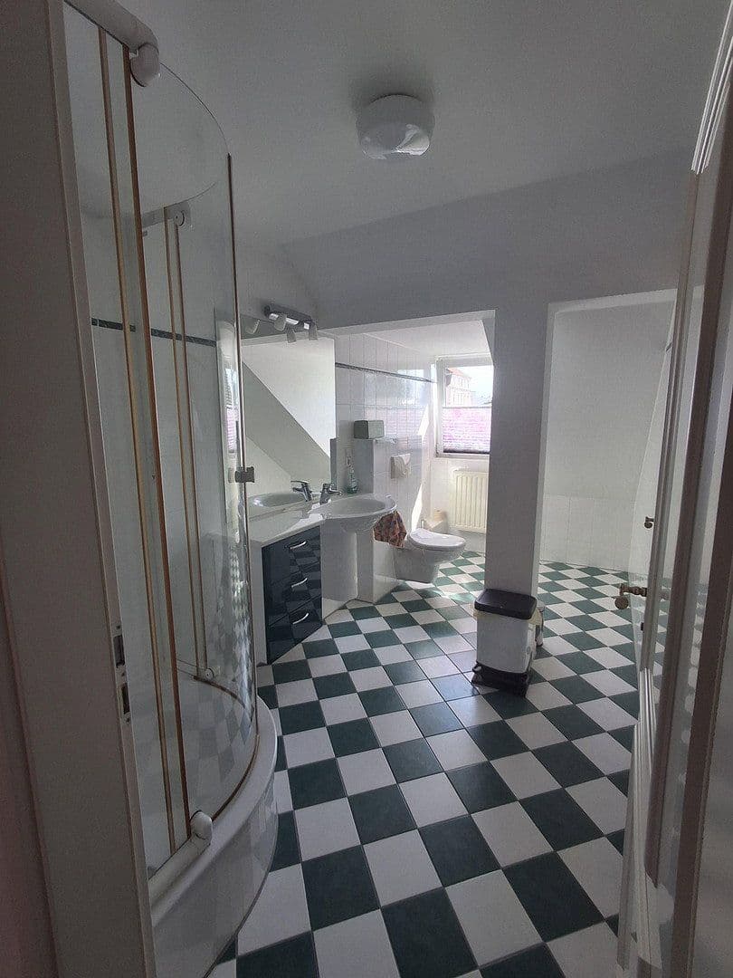 Prenájom bytu 2-izbový 90 m², Humboldtstr. 13, Freiberg, Sasko Prenájom bytu 2-izbový 90 m², Humboldtstr. 13, Freiberg, Sasko