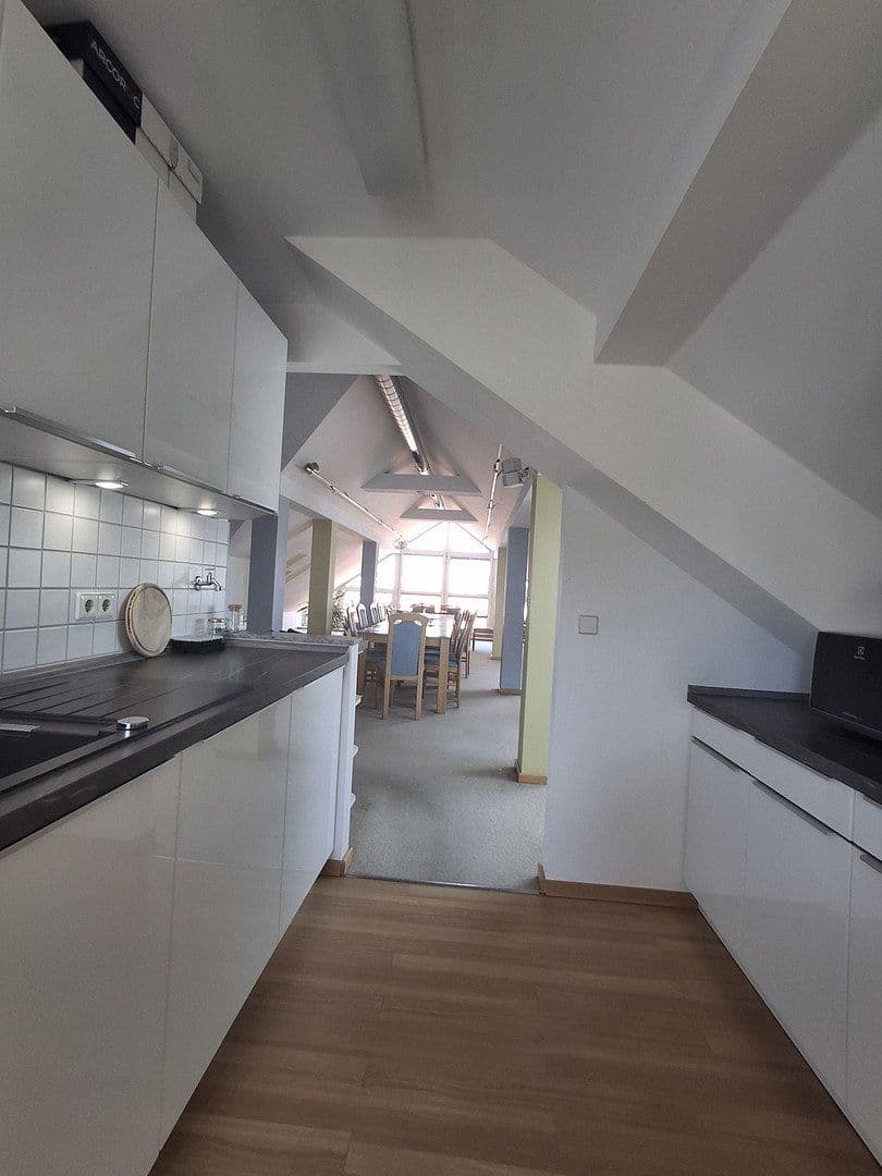 Prenájom bytu 2-izbový 90 m², Humboldtstr. 13, Freiberg, Sasko Prenájom bytu 2-izbový 90 m², Humboldtstr. 13, Freiberg, Sasko