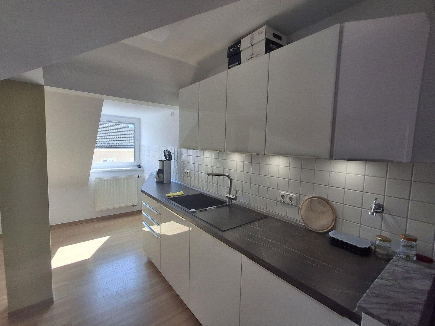 Prenájom bytu 2-izbový 90 m², Humboldtstr. 13, Freiberg, Sasko Prenájom bytu 2-izbový 90 m², Humboldtstr. 13, Freiberg, Sasko