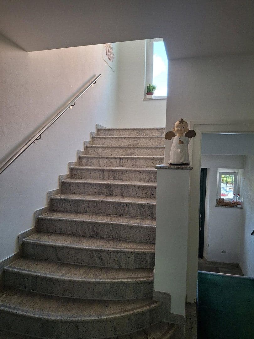Prenájom bytu 2-izbový 90 m², Humboldtstr. 13, Freiberg, Sasko Prenájom bytu 2-izbový 90 m², Humboldtstr. 13, Freiberg, Sasko