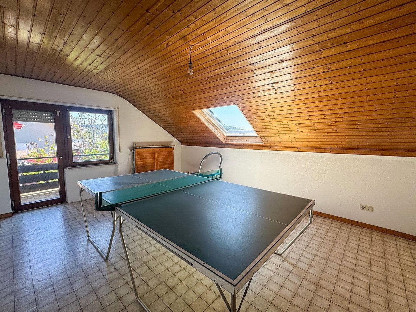 Predaj domu 214 m², pozemok 553 m², Heiligkreuzsteinach, Bádensko-Wurttembersko Predaj domu 214 m², pozemok 553 m², Heiligkreuzsteinach, Bádensko-Wurttembersko