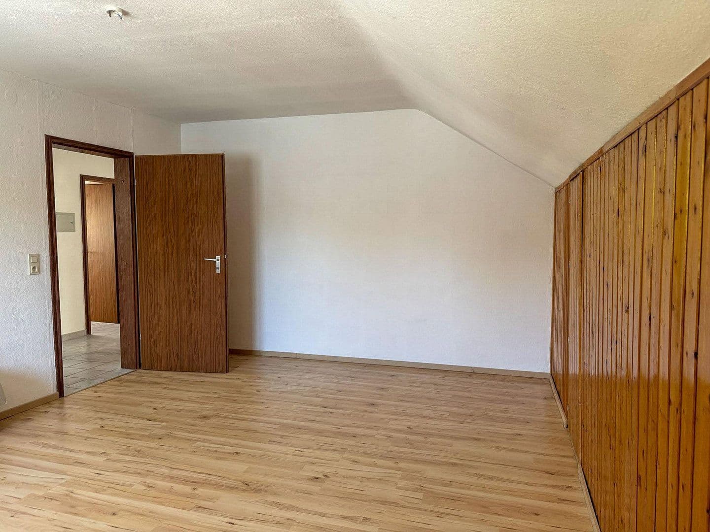 Predaj domu 214 m², pozemok 553 m², Heiligkreuzsteinach, Bádensko-Wurttembersko Predaj domu 214 m², pozemok 553 m², Heiligkreuzsteinach, Bádensko-Wurttembersko