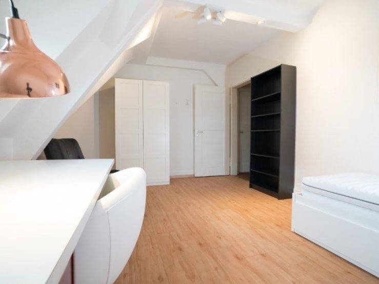Prenájom bytu 1-izbový 30 m², Österbergstraße 16, Tübingen, Bádensko-Wurttembersko Prenájom bytu 1-izbový 30 m², Österbergstraße 16, Tübingen, Bádensko-Wurttembersko