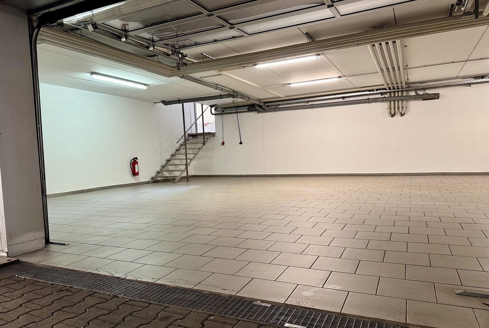 Predaj nebytového priestoru 3.300 m², Pfaffenhofen, Bavorsko Predaj nebytového priestoru 3.300 m², Pfaffenhofen, Bavorsko