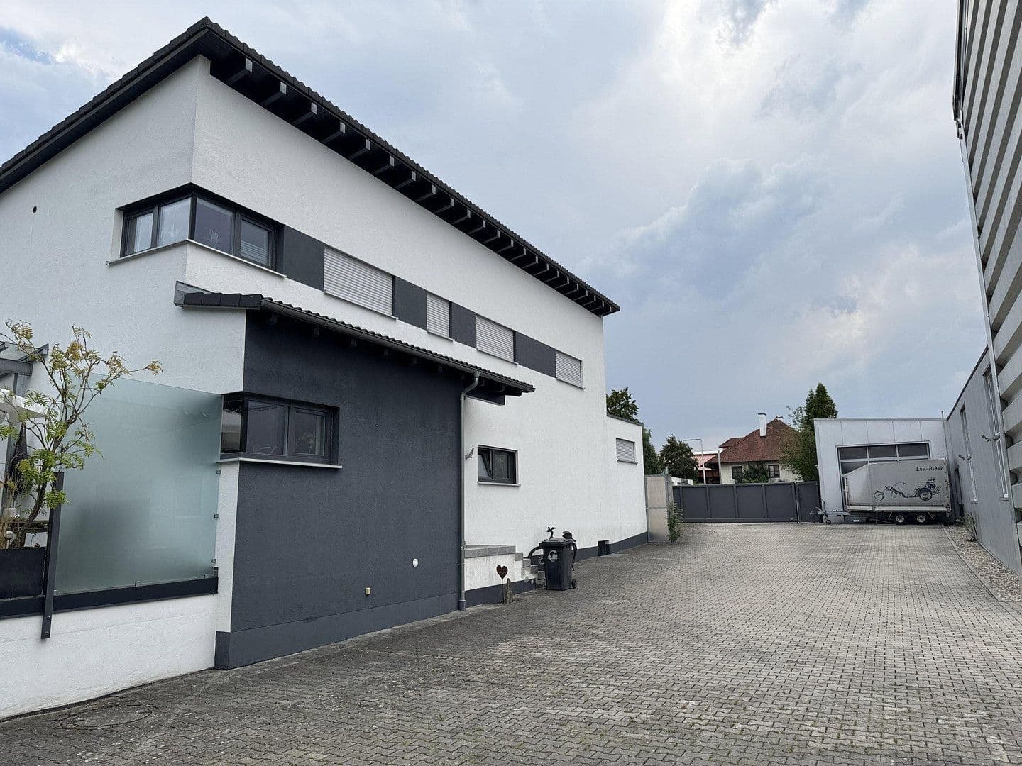 Predaj nebytového priestoru 3.300 m², Pfaffenhofen, Bavorsko Predaj nebytového priestoru 3.300 m², Pfaffenhofen, Bavorsko