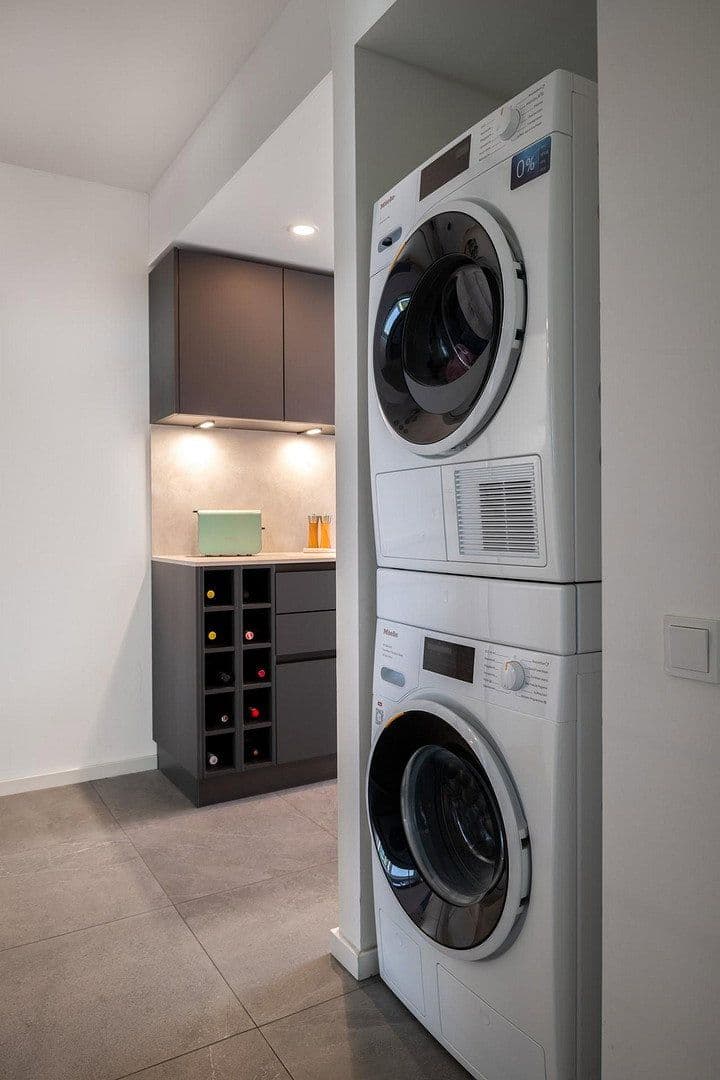 Predaj bytu 3-izbový 82 m², Schöneberger Straße 12, Friedrichshain-Kreuzberg - Kreuzberg, Berlín Predaj bytu 3-izbový 82 m², Schöneberger Straße 12, Friedrichshain-Kreuzberg - Kreuzberg, Berlín