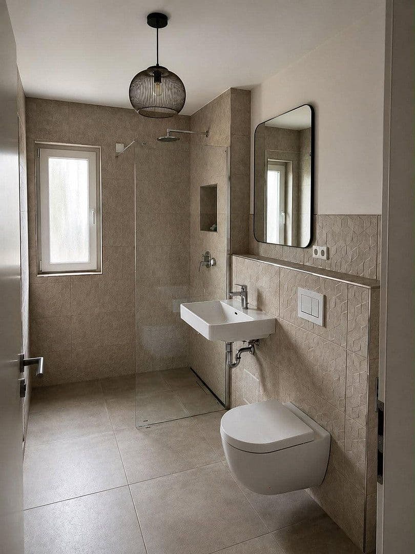 Prenájom bytu 3-izbový 95 m², Baden-Baden, Bádensko-Wurttembersko Prenájom bytu 3-izbový 95 m², Baden-Baden, Bádensko-Wurttembersko
