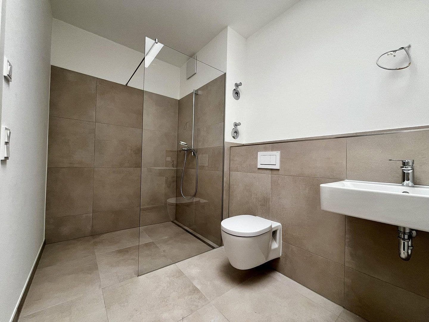 Prenájom bytu 3-izbový 95 m², Alte Str. 30, Frechen, Severné Porýnie - Westfálsko Prenájom bytu 3-izbový 95 m², Alte Str. 30, Frechen, Severné Porýnie - Westfálsko