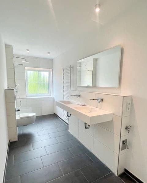 Prenájom bytu 3-izbový 82 m², Hollernstr. 109 B, Hollern-Twielenfleth, Dolné Sasko Prenájom bytu 3-izbový 82 m², Hollernstr. 109 B, Hollern-Twielenfleth, Dolné Sasko