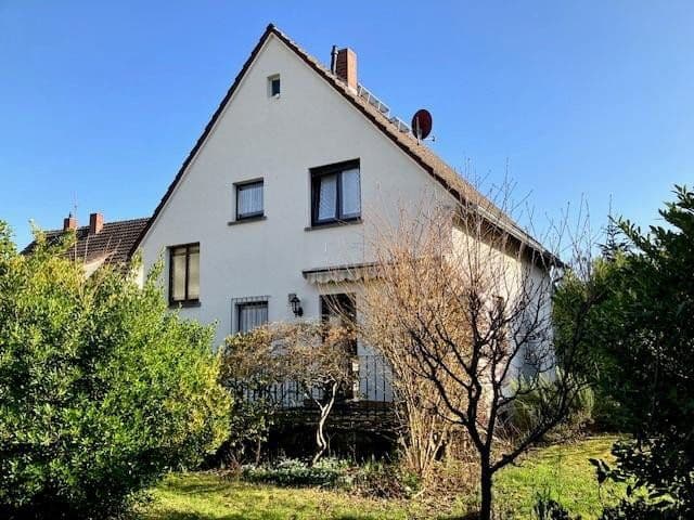 Predaj domu 95 m², pozemok 567 m², Lübecker Straße 10, Rüsselsheim am Main, Hesensko Predaj domu 95 m², pozemok 567 m², Lübecker Straße 10, Rüsselsheim am Main, Hesensko